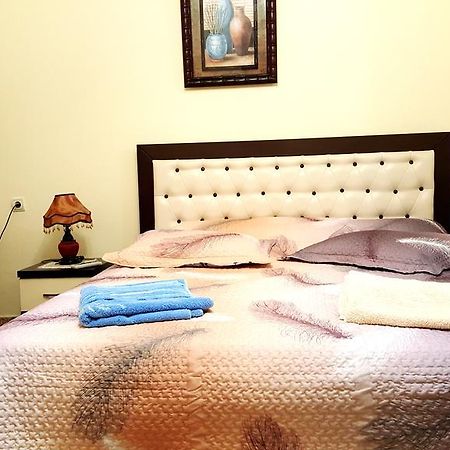 Berberi Guest House Pogradec Esterno foto